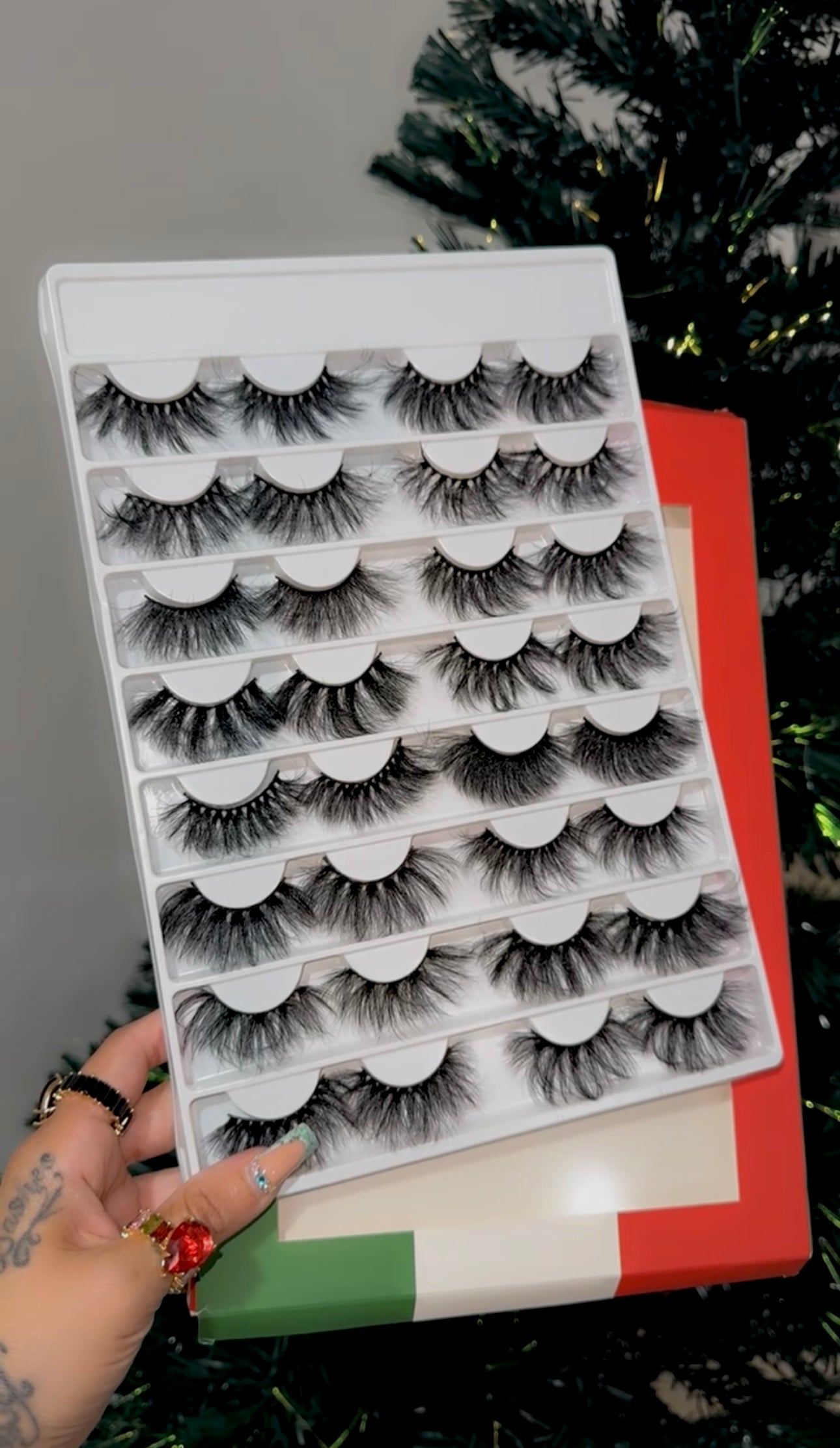 16 Pair LashBook